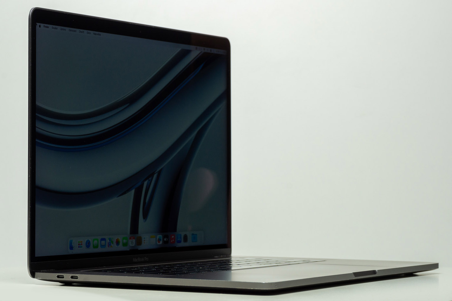 Macbook Pro 15.4" TB/I7 2.2GHZ/16GB RAM/256GB SSD