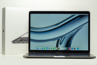 Macbook Pro 13.3" TB/I5 2.4GHZ/8GB RAM/512GB SSD