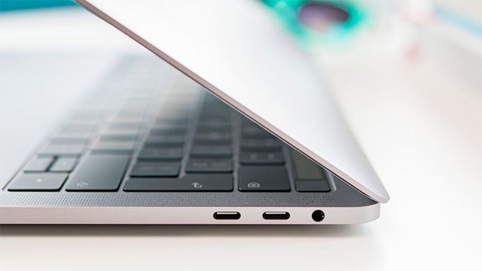 Konektivita a Touch Bar MacBook Pro